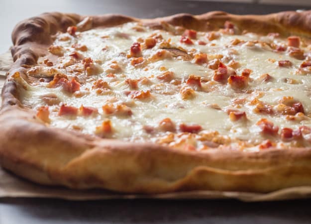 Italian Pizza Bianca Best Easy White Pizza You Won T Miss The Sauce