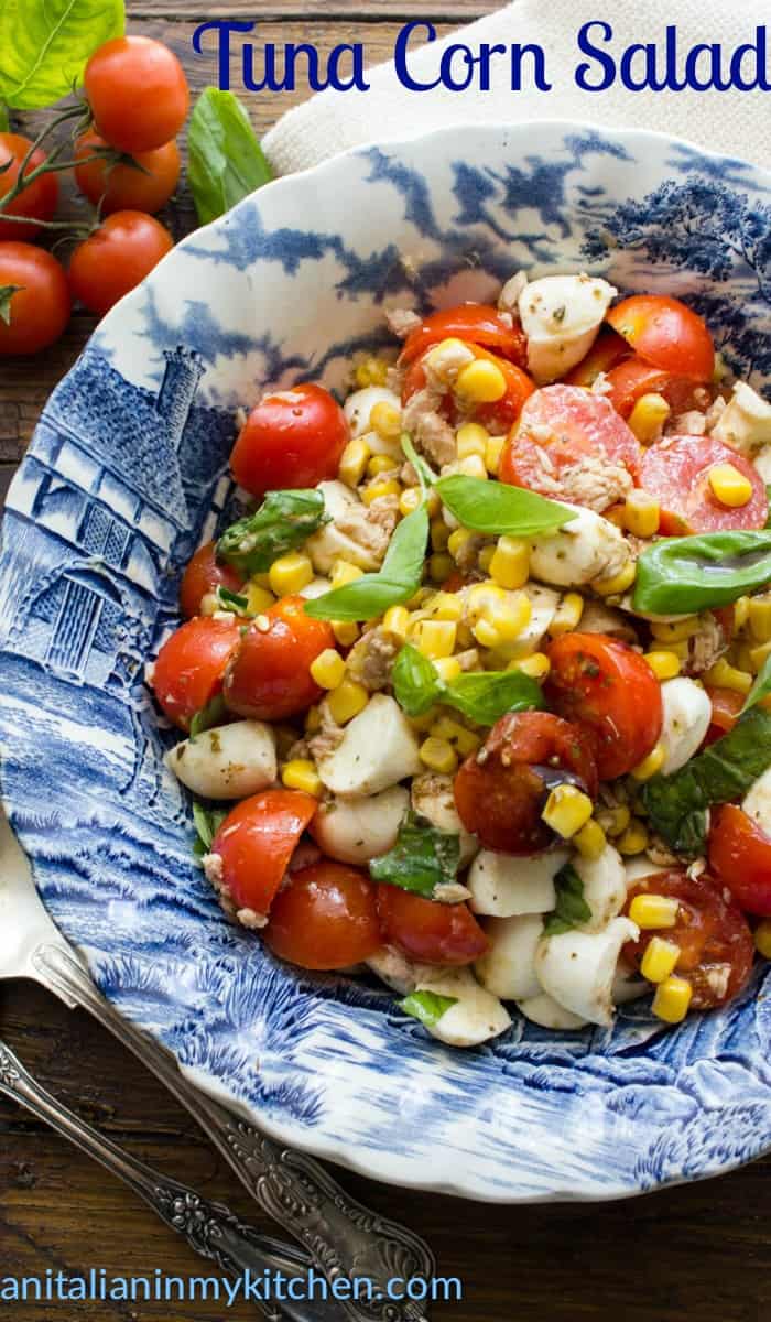A delicious Summer recipe, An Easy Fresh Tuna Corn Salad, fast and full of tomatoes, corn, and all fresh ingredients. A Summer favorite.|anitalianinmykitchen.com
