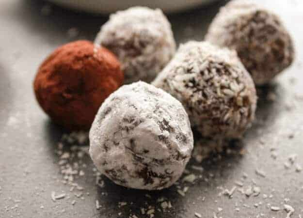 Baileys Almond Truffles, the most delicious and creamy truffles you will ever taste and only 4 ingredients. A yummy snack or dessert treat.