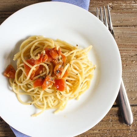 Fresh Tomato Anchovy Pasta (Spaghetti e Alici)