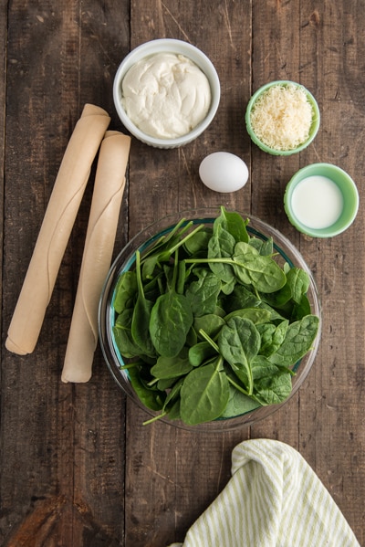 Ingredients for the ricotta pie.