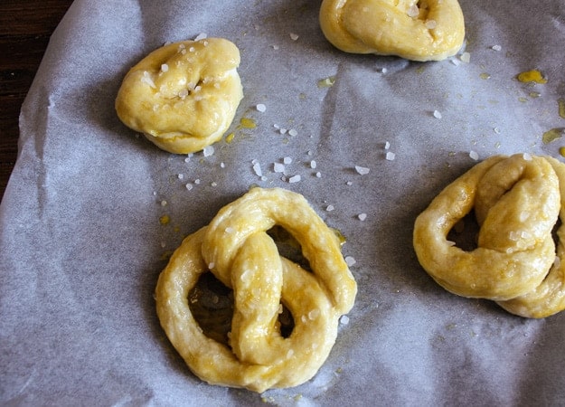 soft homemade pretzels