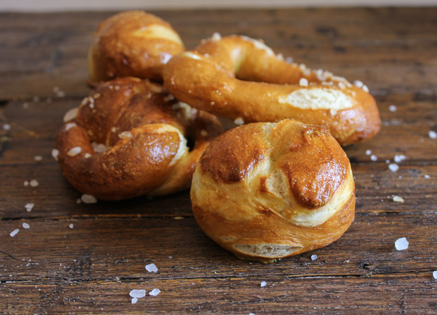 soft homemade pretzels