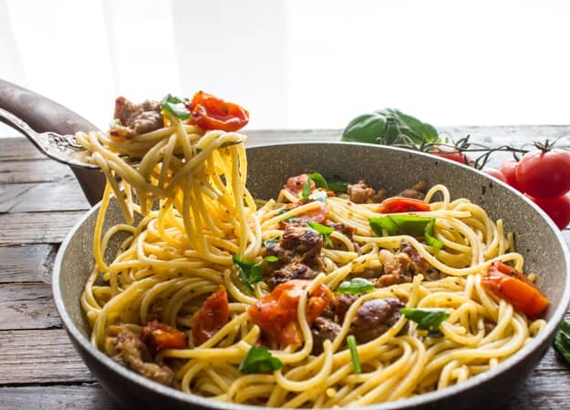 pasta-with-italian-sausage-and-fresh-tomatoes