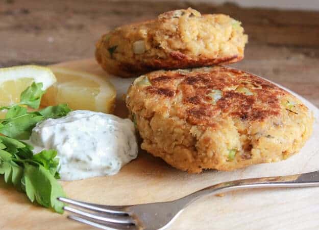 Healthy Salmon Burgers the perfect quick and easy lunch or dinner meal. Use canned salmon, serve with this delicious Greek Yogurt dill sauce.