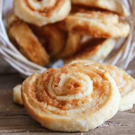 Brown Sugar Pinwheel Cookies, a delicious fast and easy pastry dough cookie recipe, butter and brown sugar filling, the perfect dessert for kids and guests/anitalianinmykitchen.com