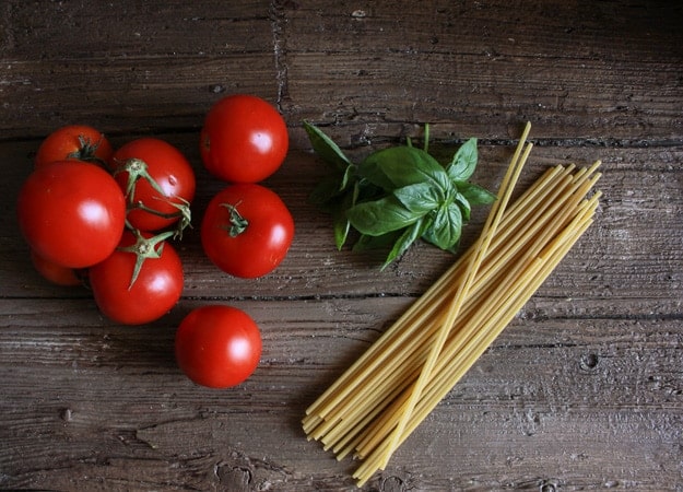 Amatriciana with Fresh Tomatoes, the perfect Italian classic pasta sauce recipe, made with fresh ingredients, fast, delicious, and healthy./anitalianinmykitchen.com