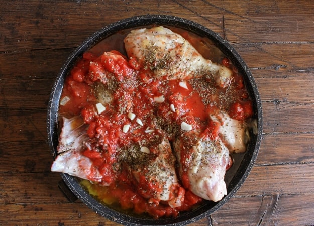 Italian Chicken and Tomato Skillet with Roasted Peppers, an easy delicious Italian recipe, the perfect family dinner, healthy and Paleo.