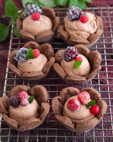 mousse tarts on a wire rack