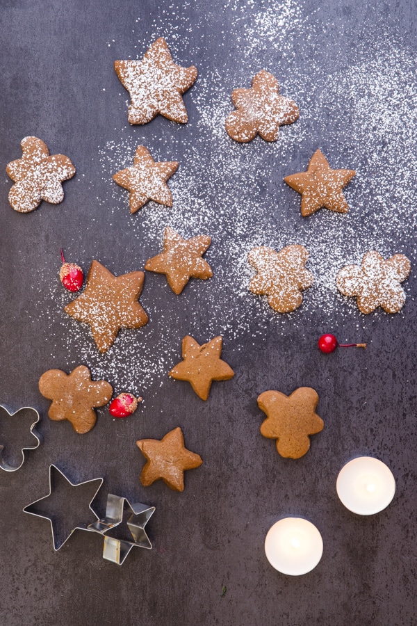 gingerbread cookies dusted with powdered sugar