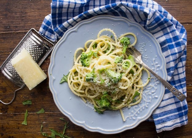 Spaghetti Broccoli Arugula and Pecorino, a delicious Italian Pasta recipe, fast, easy and healthy. A delicious combination. 