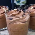 baileys frozen mochaccino in a glass with chocolate flakes