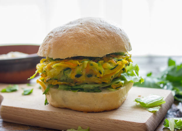 Fast, easy and Healthy Baked Homemade Veggie Burger. A delicious lunch or dinner recipe idea. Zucchini, Carrot & Potato combination.
