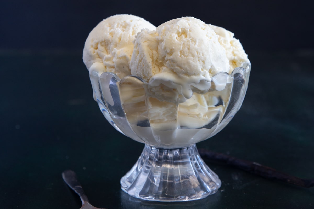 No Churn Vanilla Ice Cream Recipe - An Italian in my Kitchen