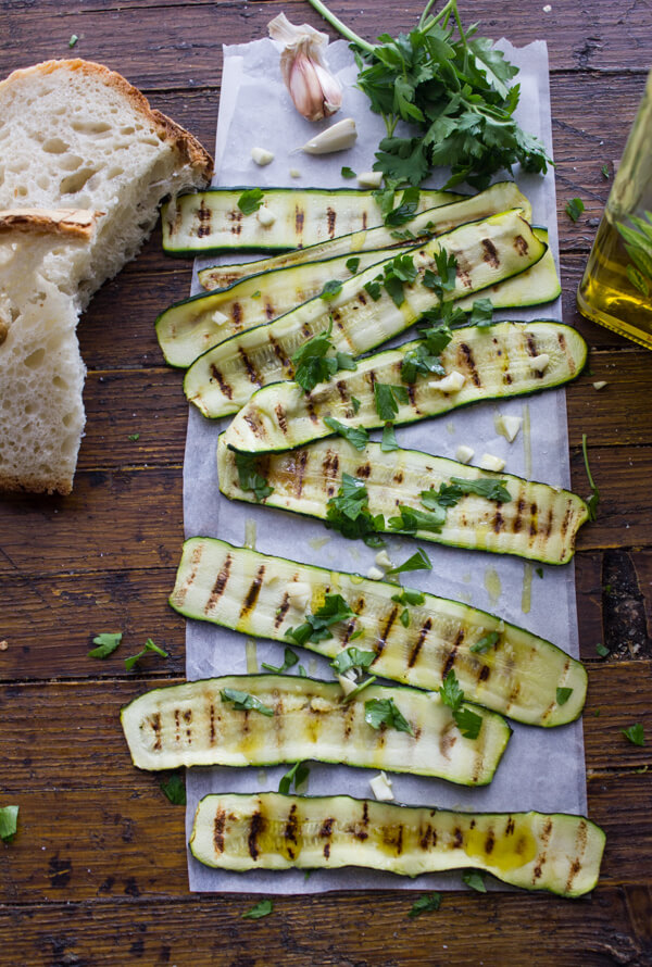 Simple Italian Grilled zucchini, a fast, easy and healthy appetizer recipe. The perfect BBQ dish with fresh seasoning.