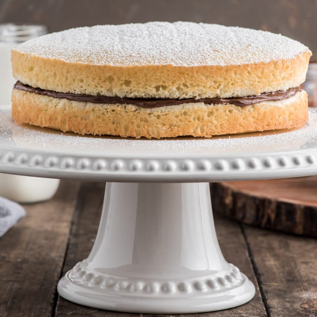 Yellow Cake with Nutella Ciambellone soffice con Nutella