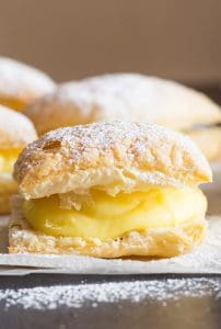 A delicious Italian Pastry Cream filled Puff Pastry Square, Sporcamuss, a traditional recipe from Southern Italy, fast easy and so good.