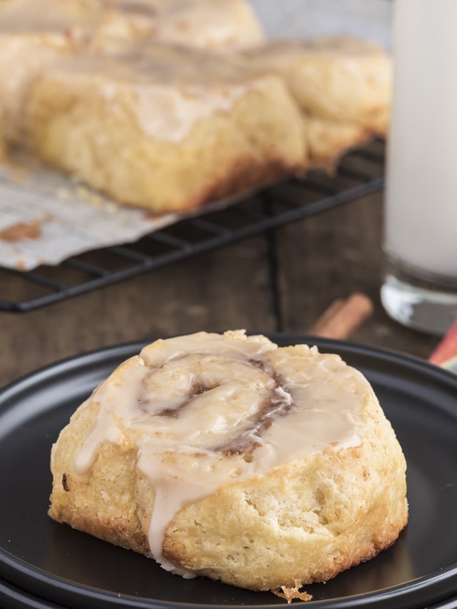 Frosted Apple Butter Cinnamon Rolls