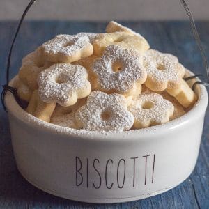 canestrelli Italian cookies in a bowl