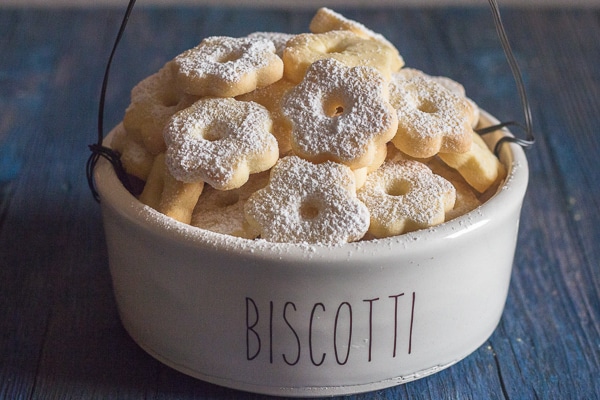 canestrelli in a cookie jar