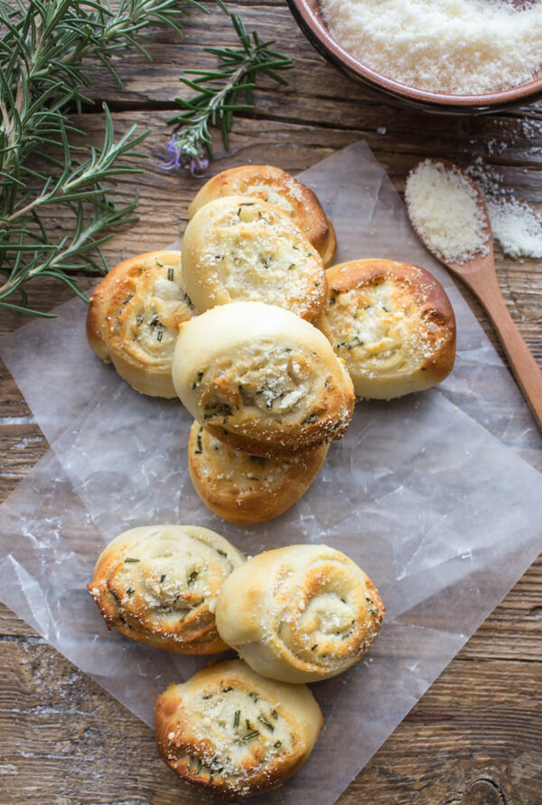 Easy Parmesan Rosemary Pizza Pinwheels,a fast and simple pizza dough is served as an appetizer, snack or with dinner. 