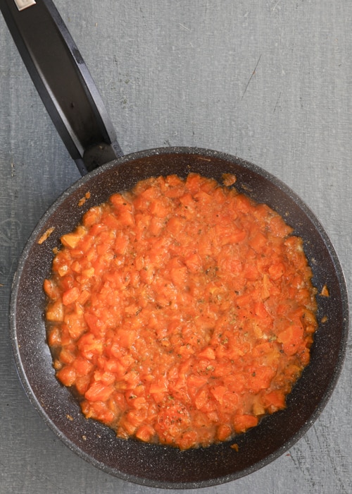 Mashed carrots in the pan.