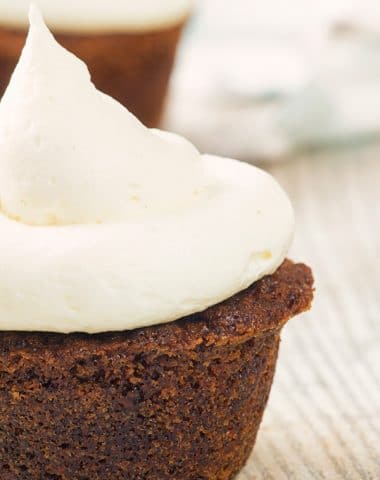 carrot cake muffins with frosting