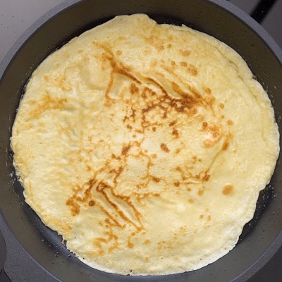 Crepe made in the black pan.