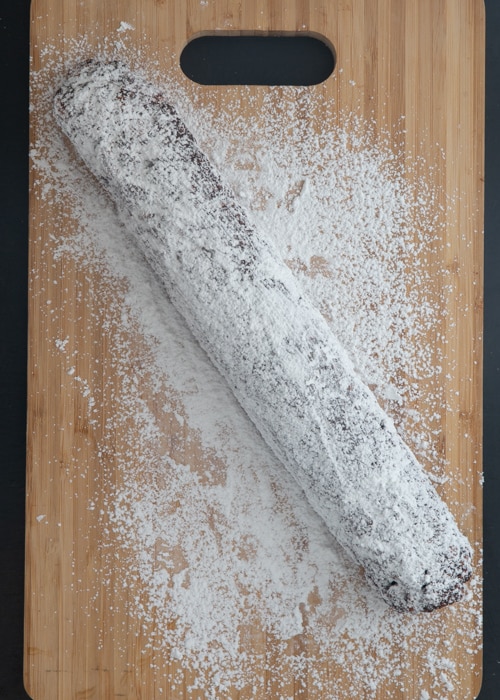The chilled salami rolled in powdered sugar.