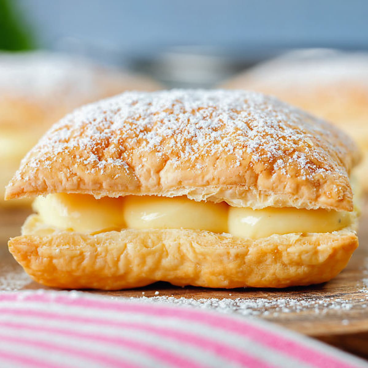 Sporcamuss Italian Cream Filled Pastries