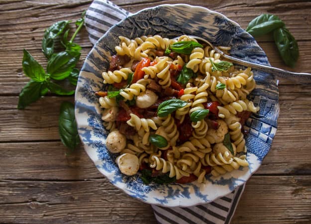 roasted pepper pasta salad in big bowl