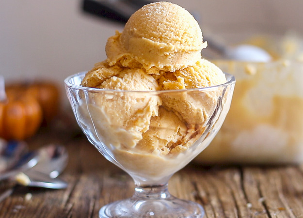 upclose of easy homemade pumpkin gelato in a glass bow.