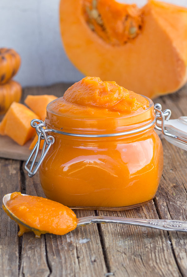 Easy Homemade Pumpkin Puree, a fast and easy no oven Pumpkin Puree, no additives, no salt just pure Pumpkin. Vegan, Vegetarian, gluten free.