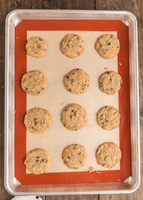 Baked cookies on the baking sheet.