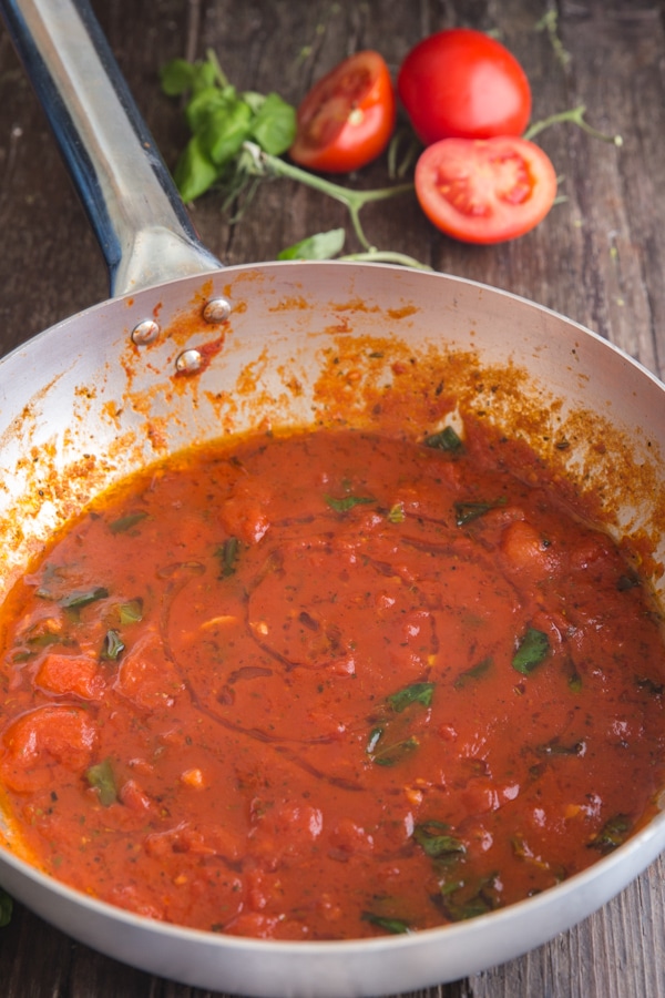 Easy Tomato Sauce - A Fast, Simple Homemade Tomato Sauce