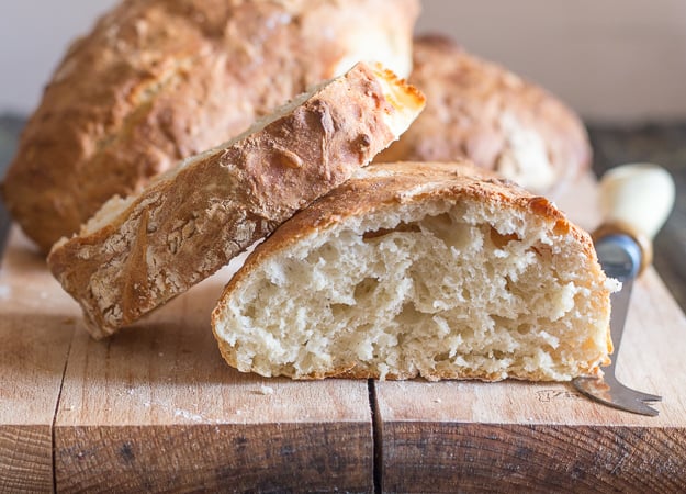 no knead bread recipe sliced