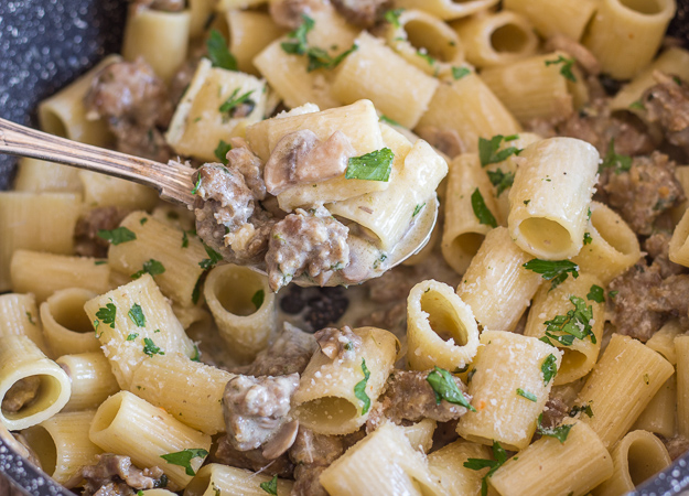 up close creamy pasta boscaiola