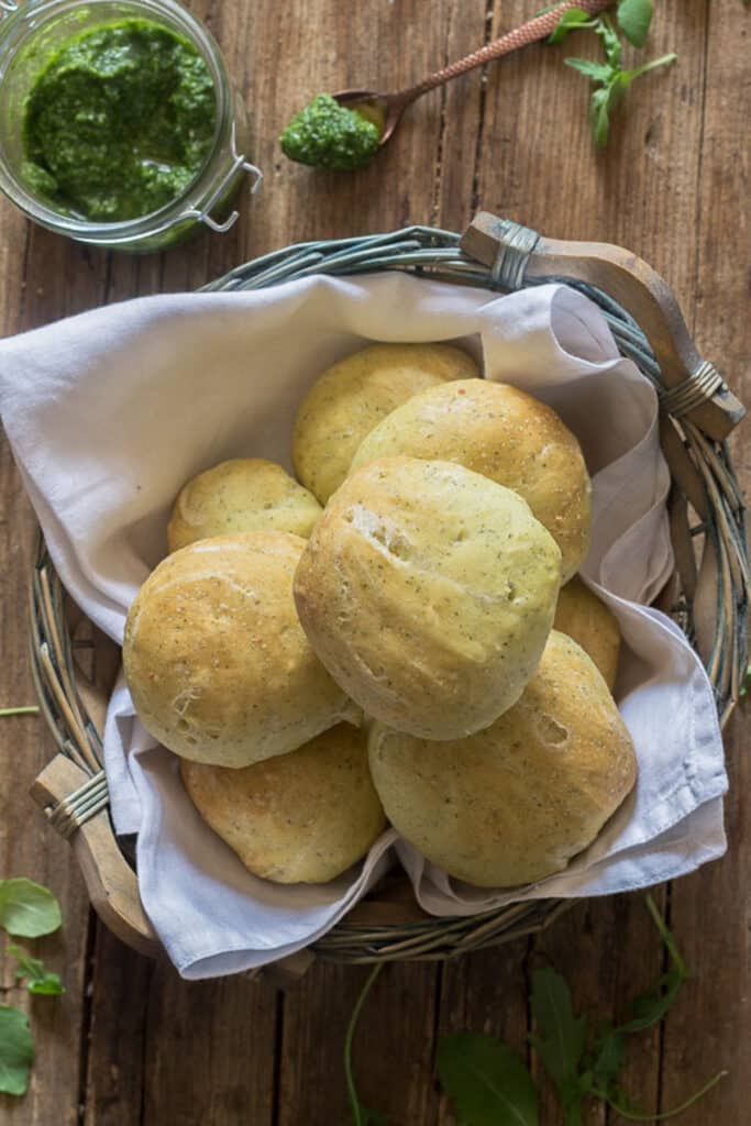 Dinner rolls in a basket.