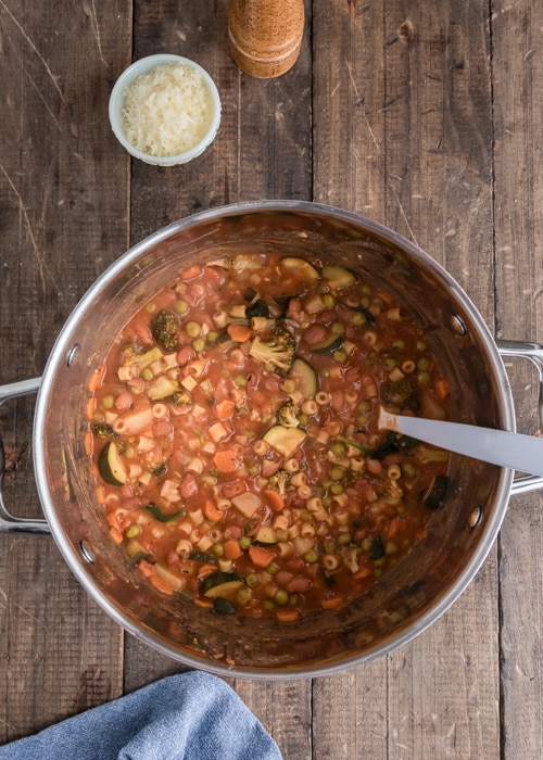 Minestrone cooked in the pot.
