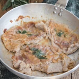 Saltimbocca in a pan.