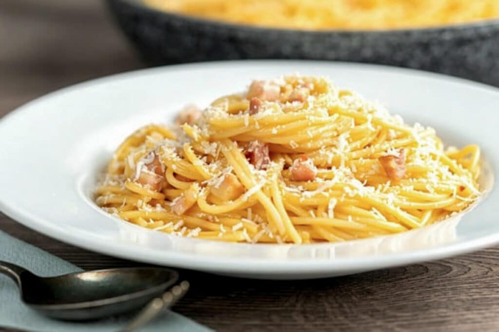 Carbonara on a white plate.