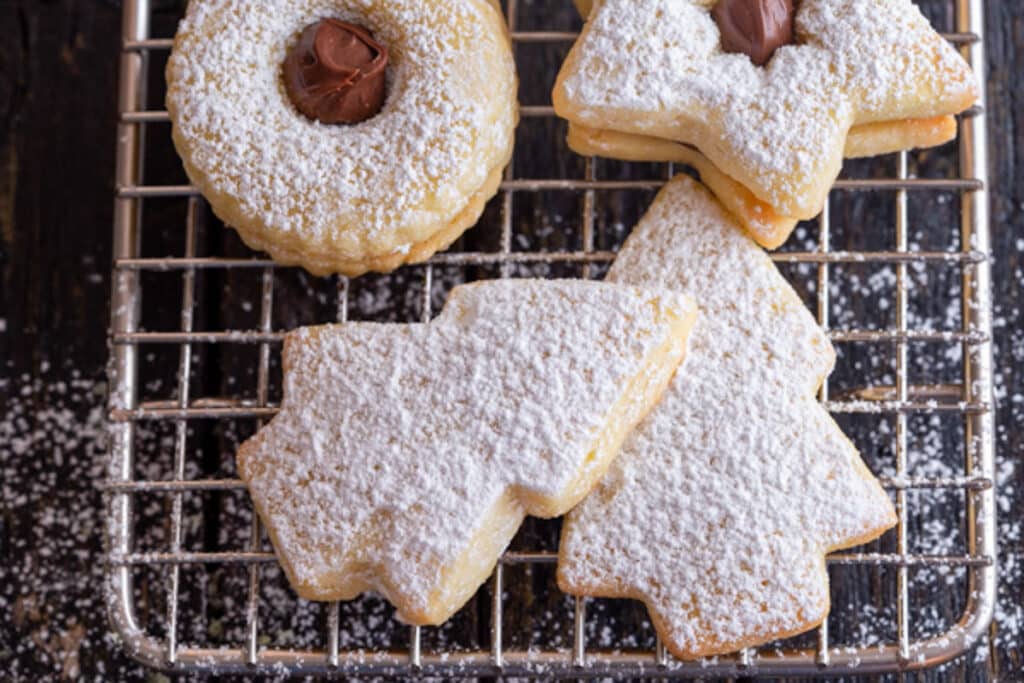 Up close pasta frolla cookies.