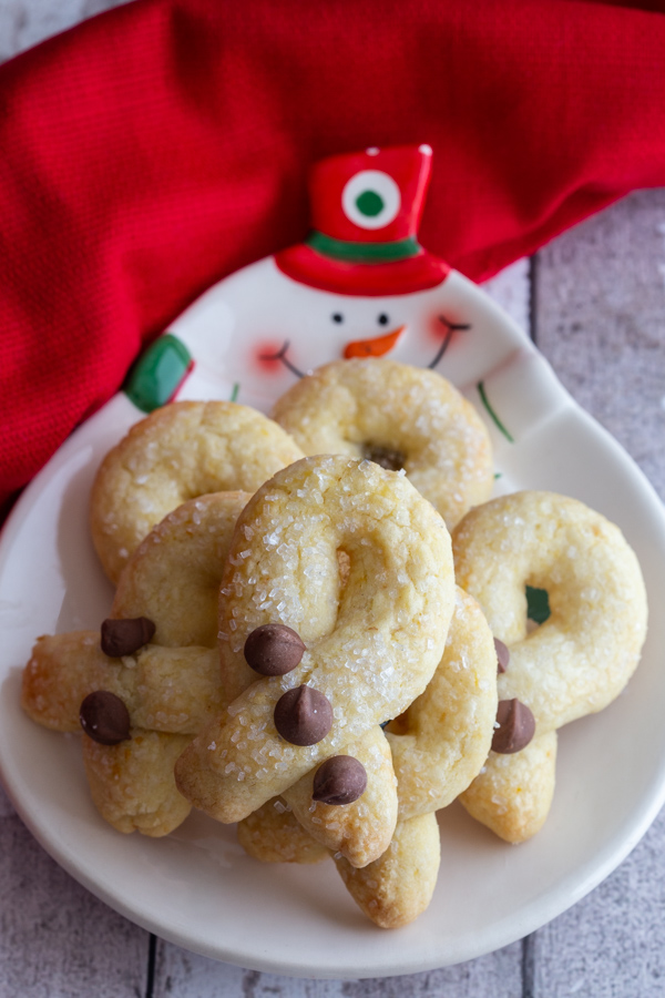 twisted cookies on a snowman dish