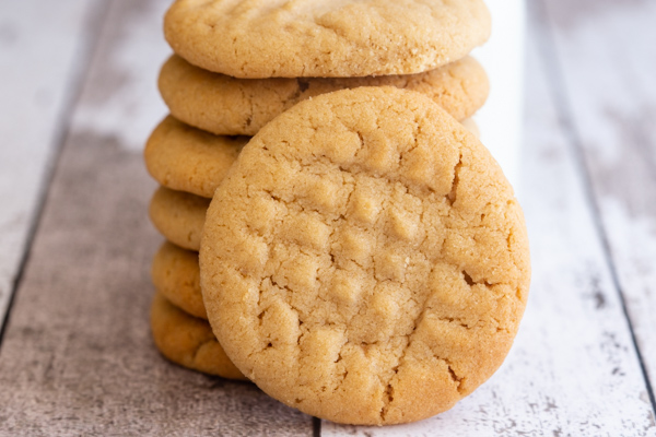 up close peanut butter cookies