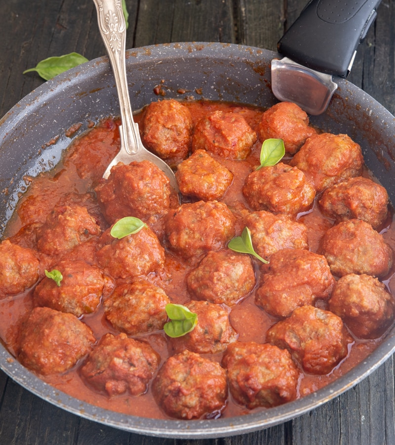 meatballs in a black pan