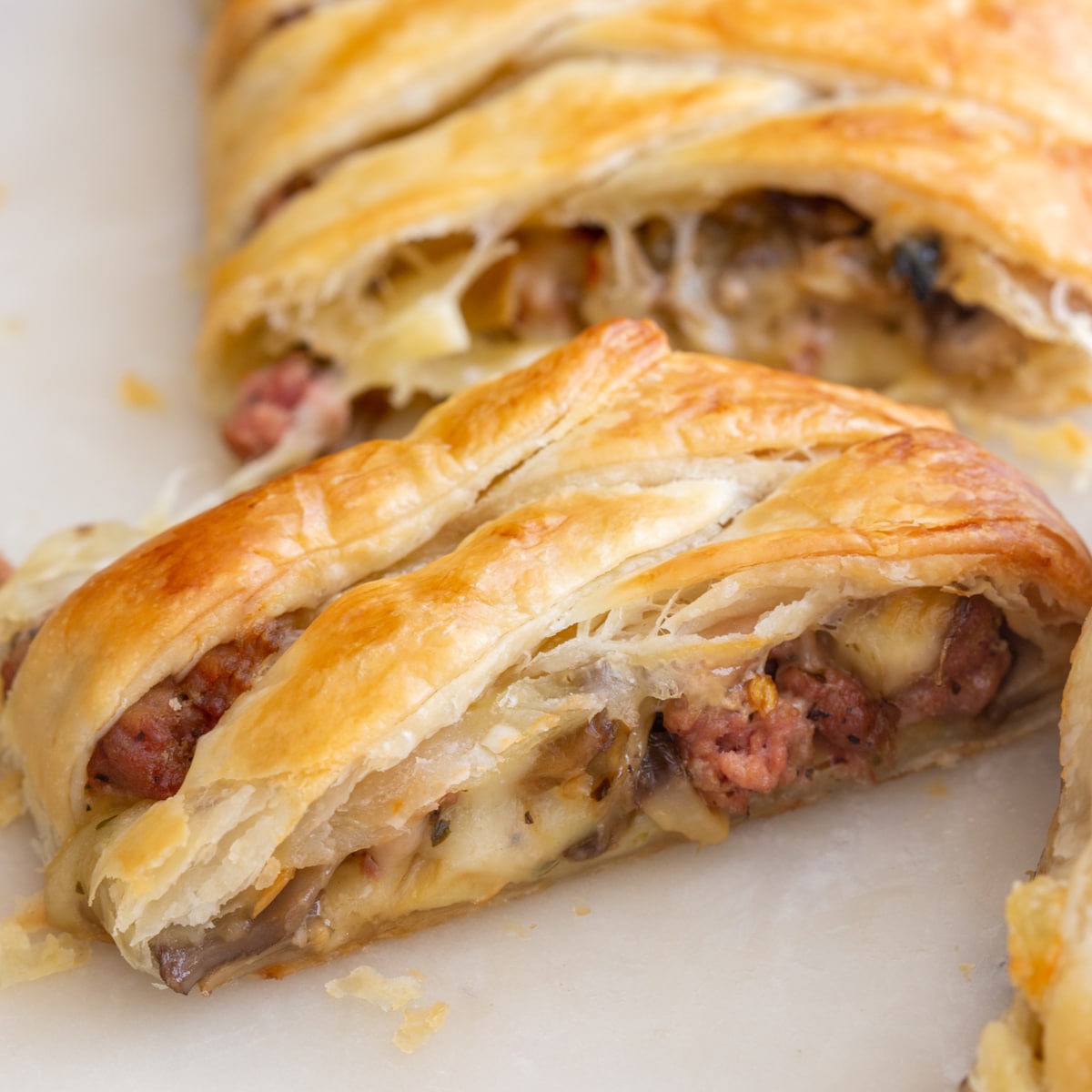 https://anitalianinmykitchen.com/wp-content/uploads/2021/03/mushroom-strudel-sq2.jpg