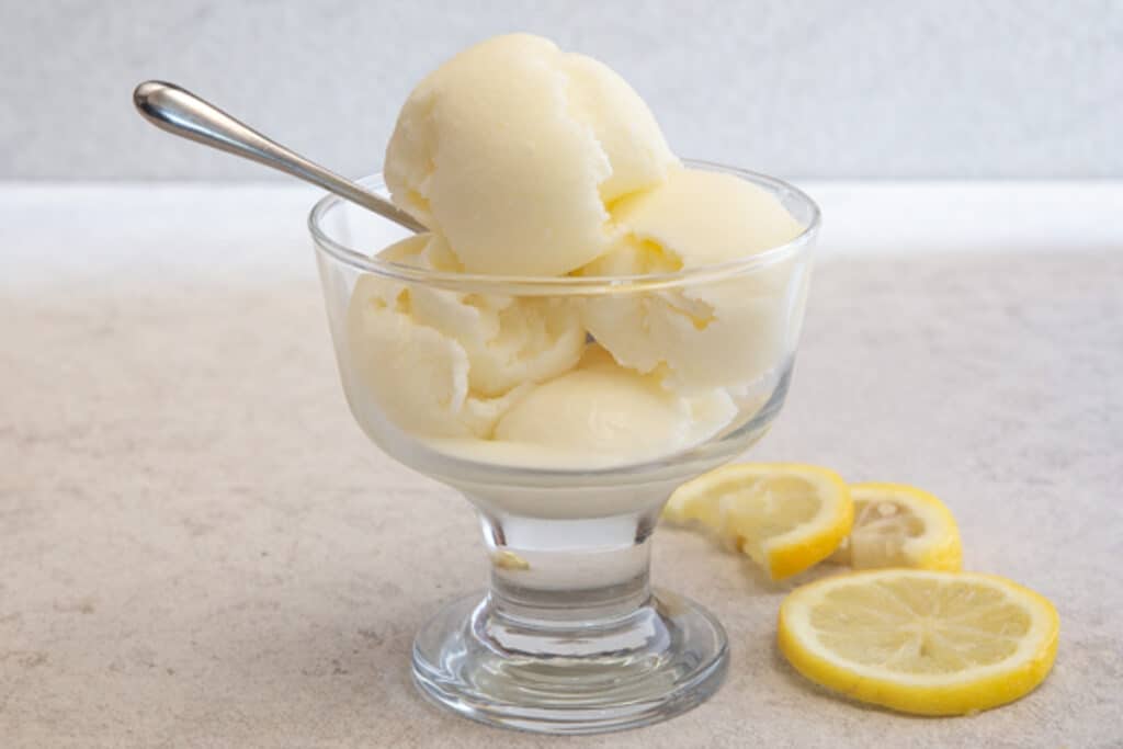 Lemon Ice cream in a bowl.