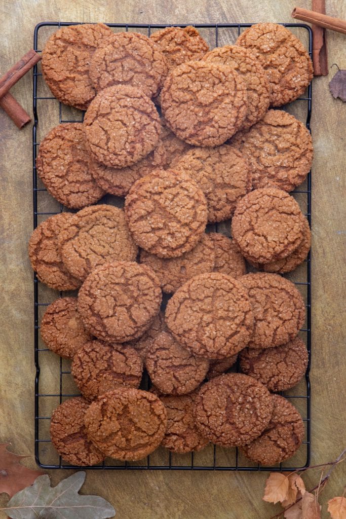 Ginger cookies on a wire rack.