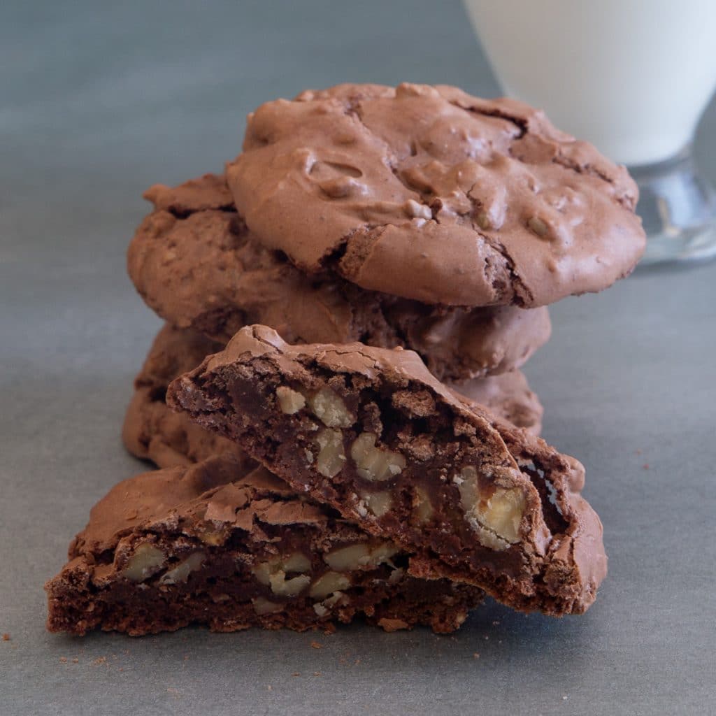 4 cookies stacked and one cut in half.