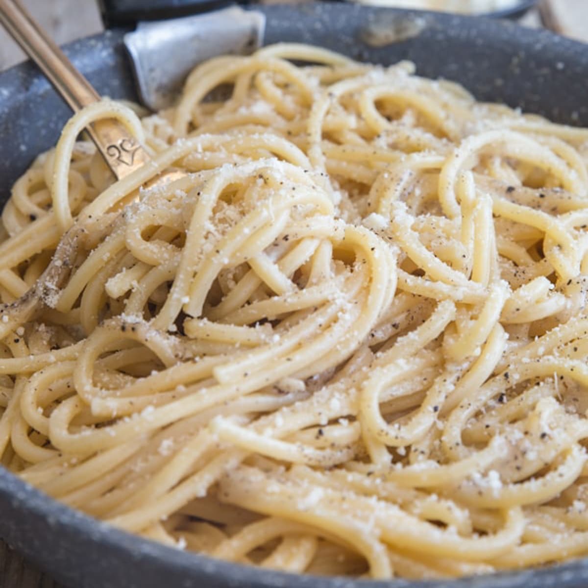 Cacio e pepe : la recette italienne !